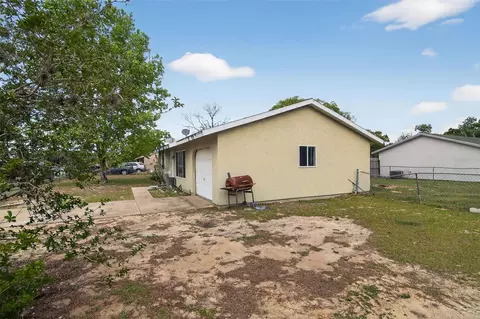 Exterior - 8779 SE 89th Pl, Ocala, FL 34472 photo 2 of 6