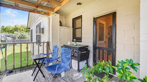 Exterior - 219 SW 6th St, Ocala, FL 34471 photo 4 of 8