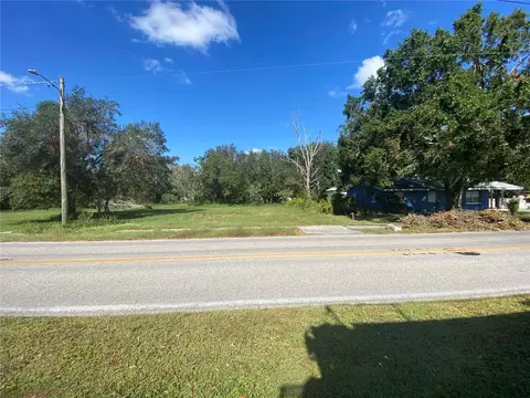 745 N 3rd St, Eagle Lake, FL 33839