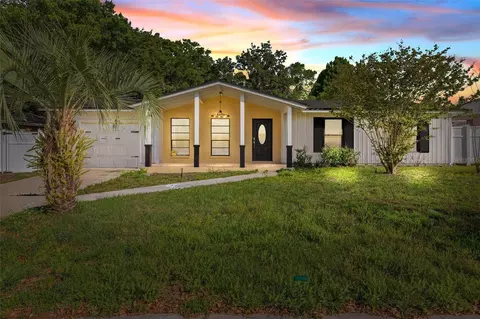 2039 Jefferson Ave, Deltona, FL 32738