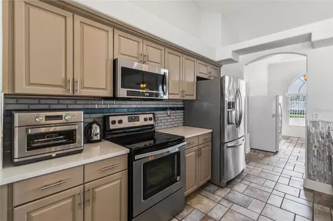 Kitchen - 3830 Opal Cir, Saint Cloud, FL 34772 photo 4 of 4