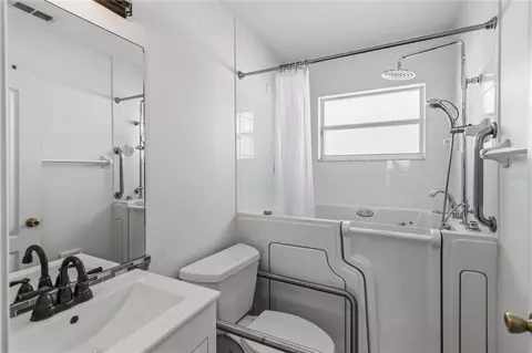 Bath - 3830 Opal Cir, Saint Cloud, FL 34772 photo 4 of 5