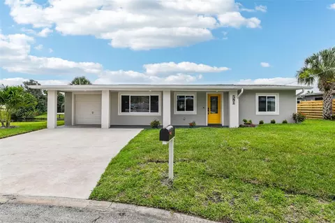 581 Hillside Ct, Melbourne, FL 32935