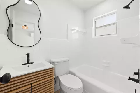 Bath - 13388 1st St E, Madeira Beach, FL 33708 photo 2 of 3