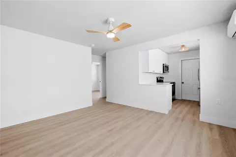Living - 13388 1st St E, Madeira Beach, FL 33708 photo 4 of 5