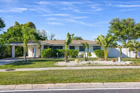 2445 Constitution Blvd, Sarasota, FL 34231