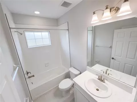 Bath - 11277 Rustic Timber Loop, San Antonio, FL 33576 photo 3 of 12