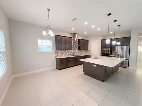 Kitchen - 11277 Rustic Timber Loop, San Antonio, FL 33576 photo 3 of 3