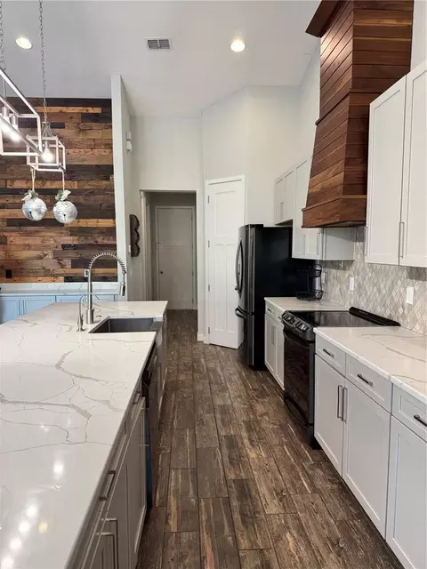 Kitchen - 4155 Albritton Rd, Saint Cloud, FL 34772 photo 5 of 9