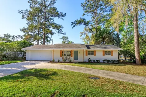 1061 Whiteway Dr, Brooksville, FL 34601