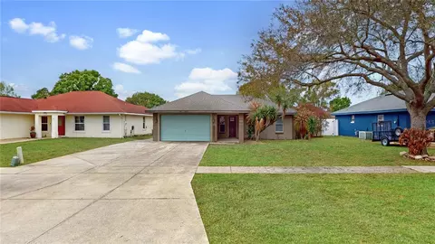 33817 Secret Hill Dr, Leesburg, FL 34788