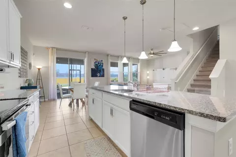 Kitchen - 1626 Regal River Cir, Ocoee, FL 34761 photo 3 of 4