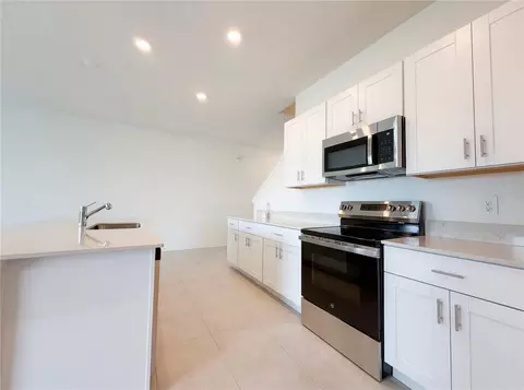 Kitchen - 9423 Gulf Shore Ter, Parrish, FL 34219 photo 3 of 3