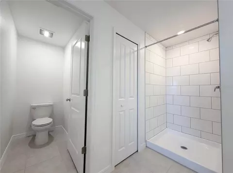 Bath - 9423 Gulf Shore Ter, Parrish, FL 34219 photo 5 of 6