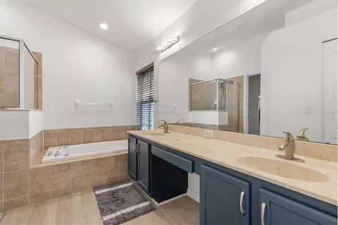 Bath - 11478 Weston Course Loop, Riverview, FL 33579 photo 1 of 3