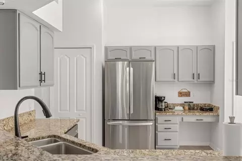 Kitchen - 11478 Weston Course Loop, Riverview, FL 33579 photo 3 of 3