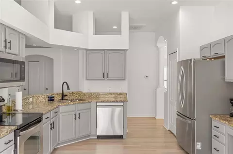 Kitchen - 11478 Weston Course Loop, Riverview, FL 33579 photo 1 of 3