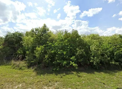 550 Upstate Ave S, Lehigh Acres, FL 33974