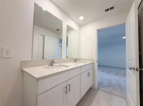 Bath - 9435 Gulf Shore Ter, Parrish, FL 34219 photo 6 of 6