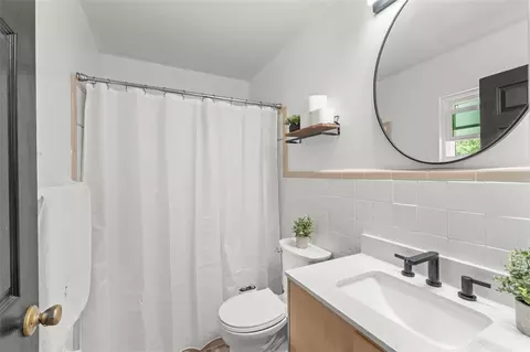 Bath - 429 Virginia Ave, Saint Cloud, FL 34769 photo 1 of 2
