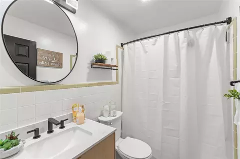 Bath - 429 Virginia Ave, Saint Cloud, FL 34769 photo 2 of 2