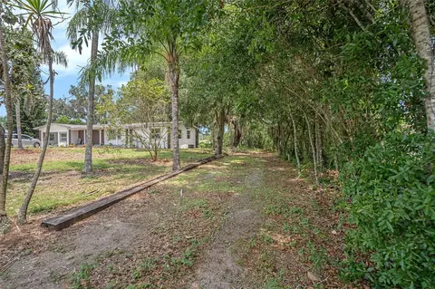 Exterior - 14050 Blackjack Rd, Dover, FL 33527 photo 3 of 6