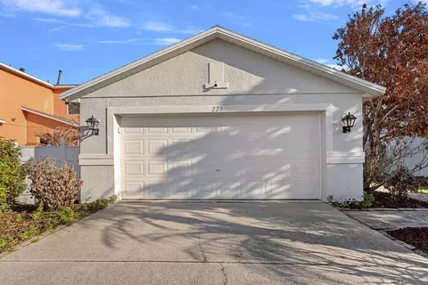 225 Rona Ln, Davenport, FL 33897