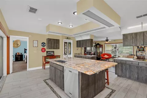 Kitchen - 4750 Rummell Rd, Saint Cloud, FL 34771 photo 5 of 8