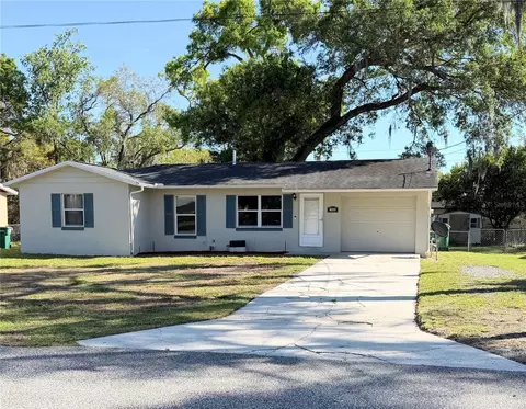 709 Lewis St, Fruitland Park, FL 34731
