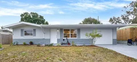 5200 Dove Dr, New Port Richey, FL 34652