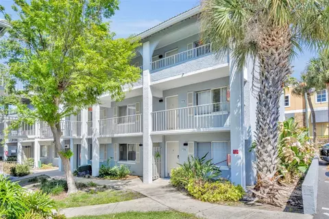 145 Oyster Bay Cir #220, Altamonte Springs, FL 32701