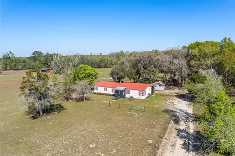 5600 SE 39th St, Trenton, FL 32693