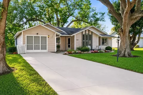 1144 Ben More Dr, Leesburg, FL 34788
