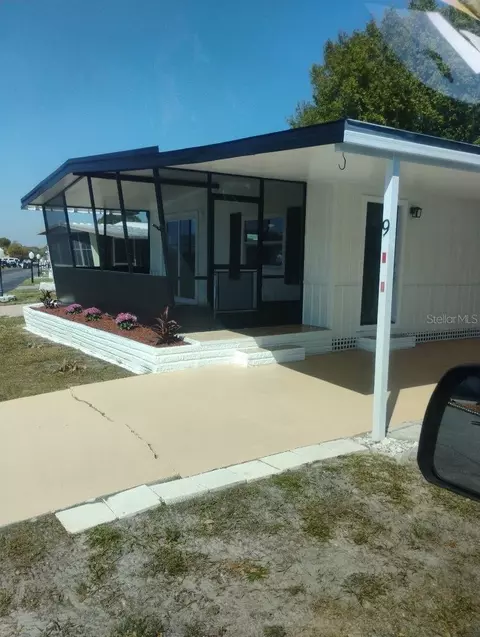 9 Plantation Ave, Debary, FL 32713