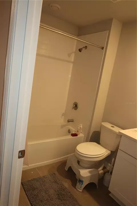 Bath - 2063 Harebell Ln, Ocoee, FL 34761 photo 3 of 5