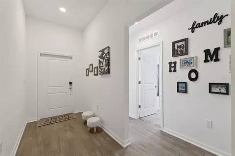 Entry Way - 3963 Willowbrook Dr, Edgewater, FL 32141 photo 1 of 6