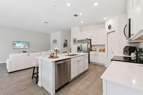 Kitchen - 3963 Willowbrook Dr, Edgewater, FL 32141 photo 3 of 4