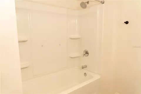 Bath - 4637 Glencrest Loop, Saint Cloud, FL 34772 photo 10 of 11