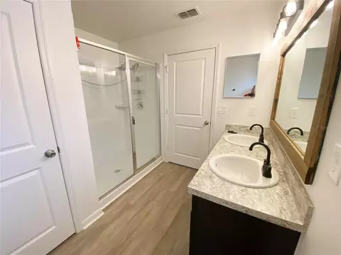 Bath - 4637 Glencrest Loop, Saint Cloud, FL 34772 photo 4 of 11