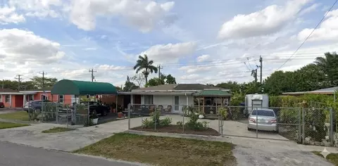10945 Perry Dr, Miami, FL 33176
