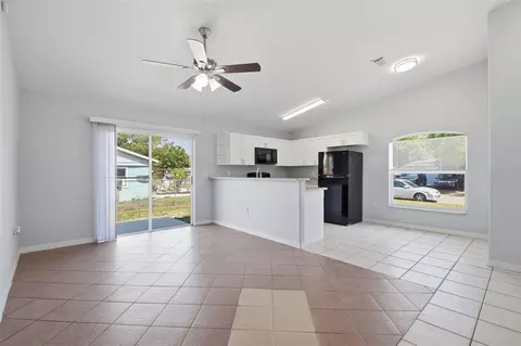 Living - 6018 Flora Ter, Apollo Beach, FL 33572 photo 3 of 4