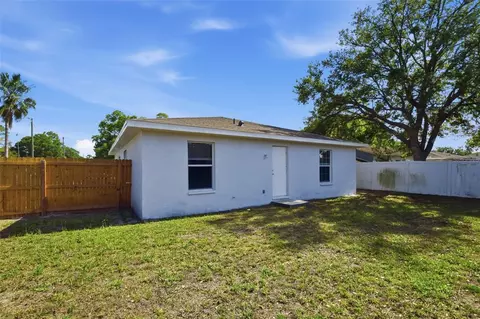 Exterior - 6018 Flora Ter, Apollo Beach, FL 33572 photo 4 of 5