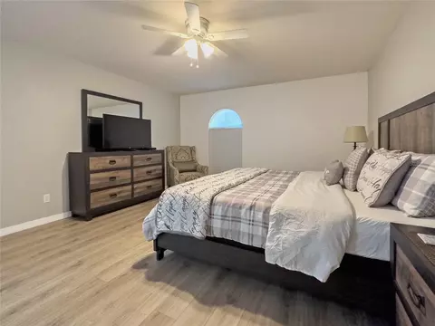 Bedroom - 4 Hialeah Dr, Ocala, FL 34482 photo 3 of 12