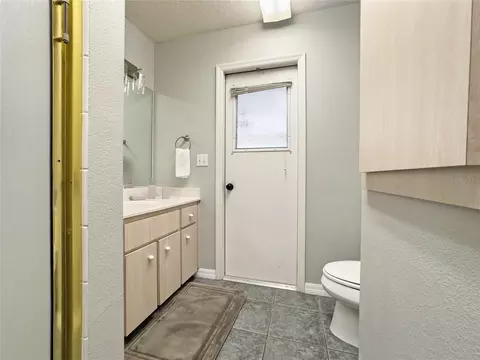 Bath - 4 Hialeah Dr, Ocala, FL 34482 photo 4 of 7
