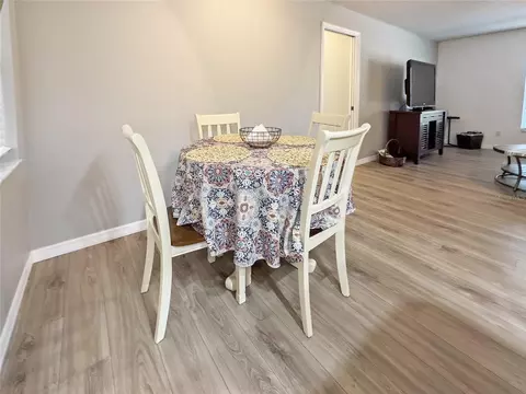 Dining - 4 Hialeah Dr, Ocala, FL 34482 photo 4 of 5