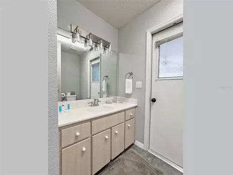 Bath - 4 Hialeah Dr, Ocala, FL 34482 photo 7 of 7