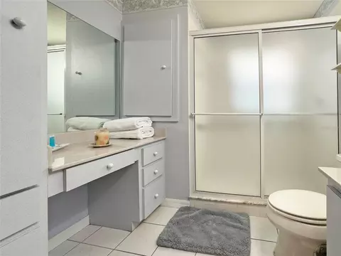 Bath - 4 Hialeah Dr, Ocala, FL 34482 photo 2 of 7