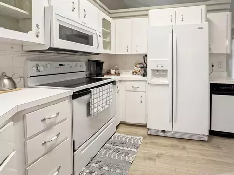 Kitchen - 4 Hialeah Dr, Ocala, FL 34482 photo 4 of 4