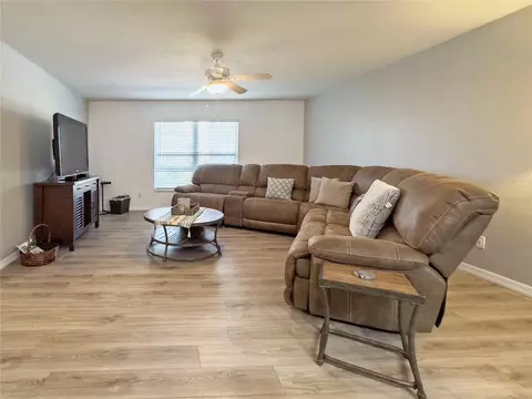 Living - 4 Hialeah Dr, Ocala, FL 34482 photo 4 of 7