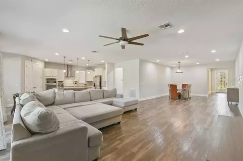 Living - 30215 Bretton Loop, Mount Dora, FL 32757 photo 2 of 2